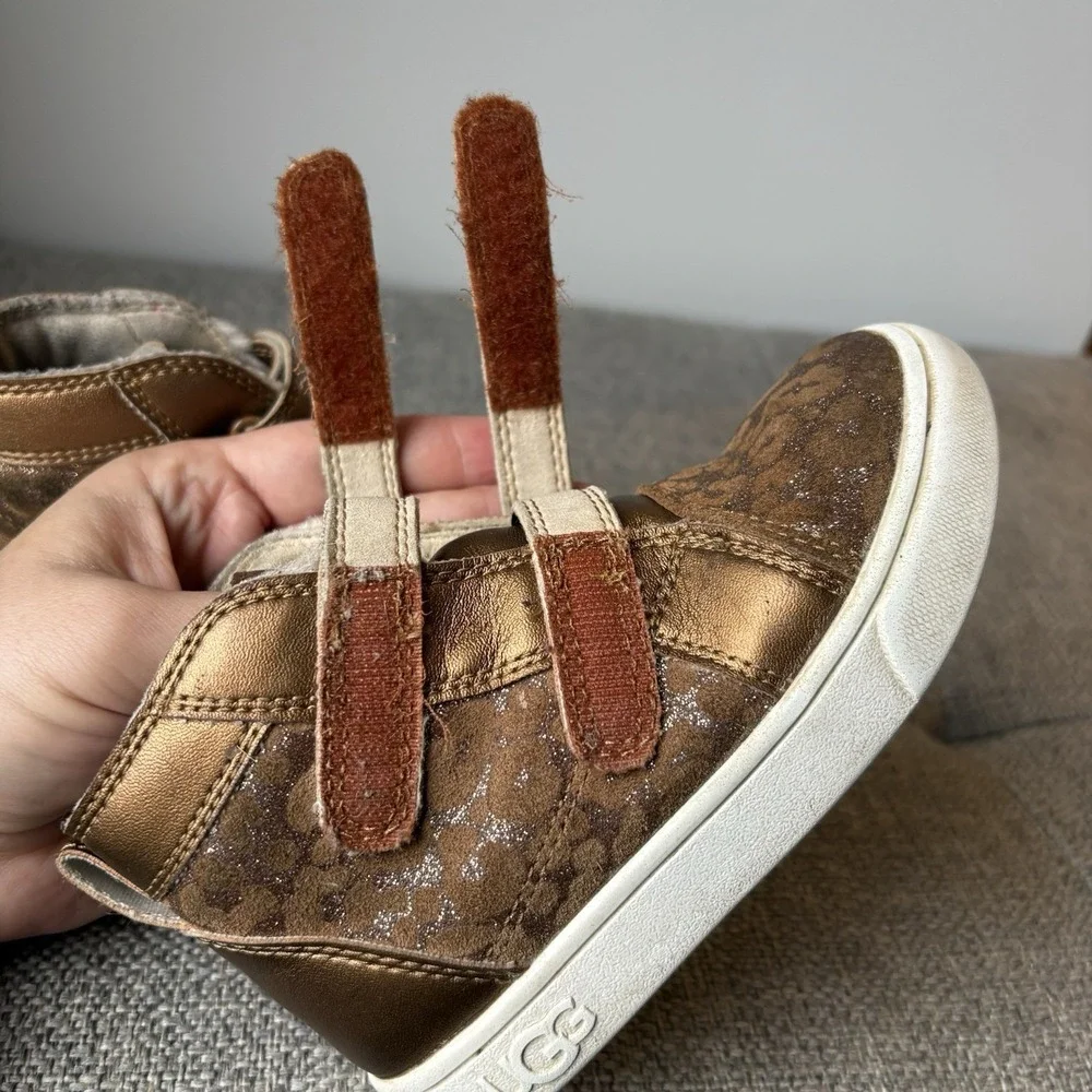 UGG Rennon ll‎ High Top Toddler Girl SneakersSize9 Glitter Leopard Hook and Loop
